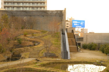 目黒天空庭園　～高度３５ｍに造られた空中庭園～