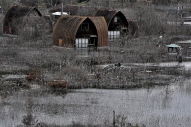 牛窓の水没廃墟　＜水上に佇む廃墟群＞