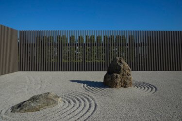 「CIAL鶴見（シァルつるみ）」屋上庭園「清風苑」「坐月亭」　～枯山水が観賞できる屋上庭園～