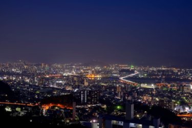 鈴が峰公園から見る夜景　～市街地から沿岸部まで眺められる展望の名所～