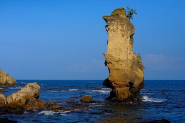 掛戸松島　～「石東の名所」と呼ばれる日本海に浮かぶ奇岩～