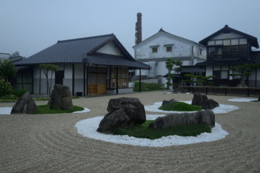 （広島県）福寿院円通寺の庭園　～「龍安寺」の石庭を参考に作庭された白波枯山水～