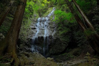 飛龍の滝（兵庫県）～大河ドラマ「軍師官兵衛」のタイトルバックに使用された名瀑～