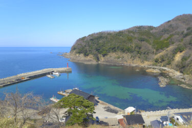 鎧駅で日本海と鎧漁港を一望する絶景を見てきました。