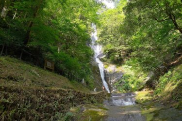 猿尾滝　～駐車場からの距離が一番近い日本滝百選～