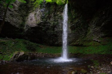 大鹿滝　～鳥取県の山中に立ち上がる水柱～