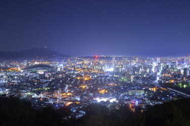 足立公園から見る夜景　(北九州市小倉北区)