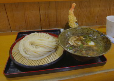 讃岐うどん「さか栄」(京都府南丹市)で食事をしてきました。