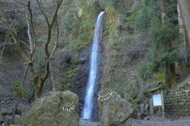 日本の滝百選に選ばれている養老の滝（岐阜県養老町）に行ってきました。