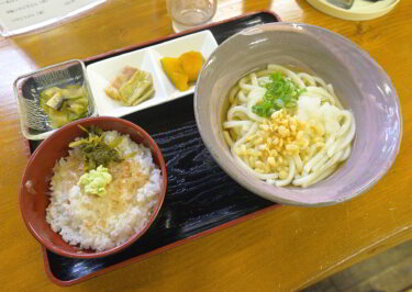 寂地峡にあるレストハウス菩提樹 （山口県岩国市）でワサビ丼を食べてきました。