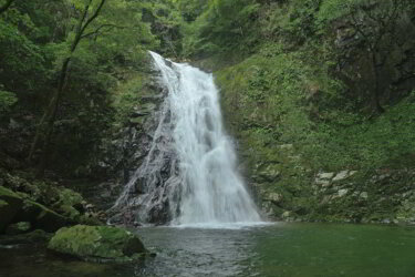 万古渓で「ふぶきの滝」（広島県廿日市）を見てきました。