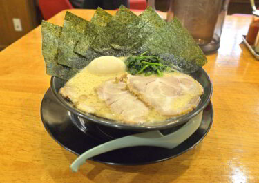 家系ラーメンしゃかりき家 本店（岡山市南区）で食事をしてきました。